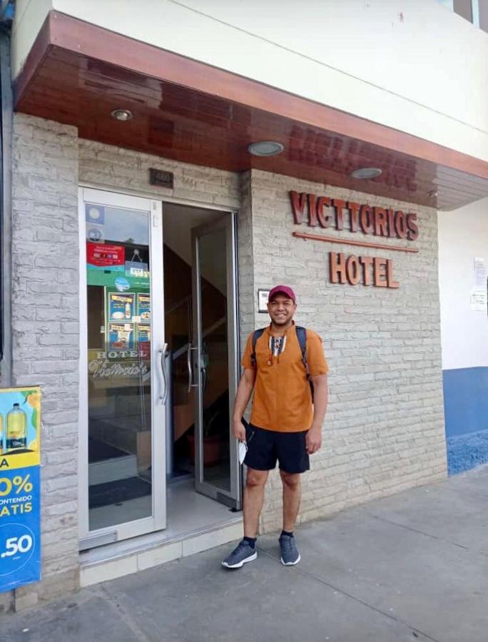 Victtorios Hotel Satipo Exterior photo