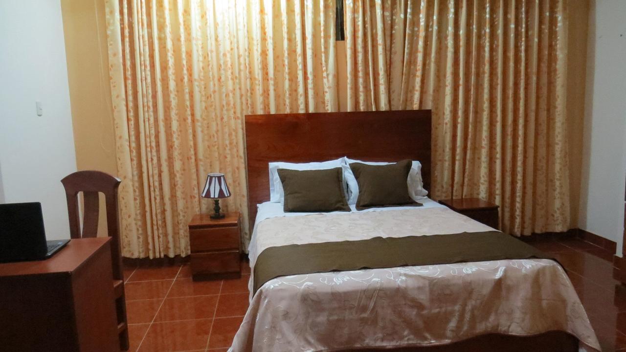 Victtorios Hotel Satipo Exterior photo